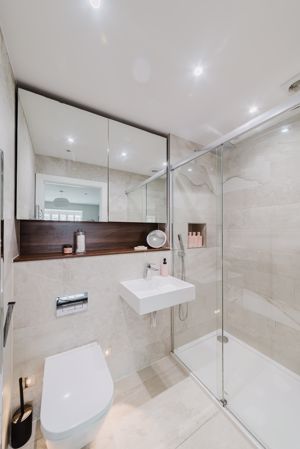 En Suite- click for photo gallery